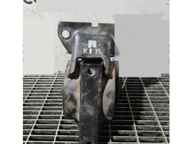 bontott SSANGYONG KORANDO Tartó Bak