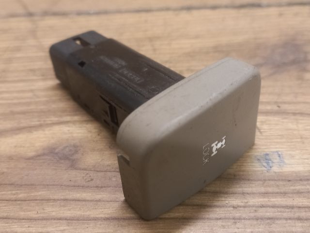 bontott SSANGYONG KORANDO Terepváltó Kapcsoló Kar / Gomb