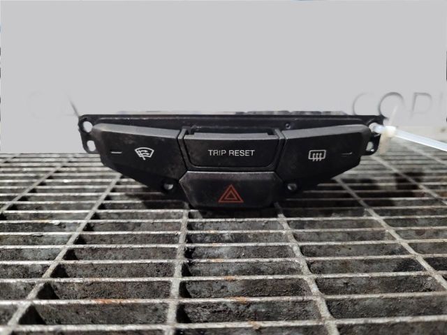 bontott SSANGYONG KORANDO Vészvillogó Kapcsoló