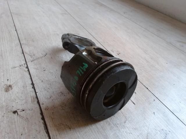 bontott SSANGYONG KYRON Dugattyú és Hajtókar