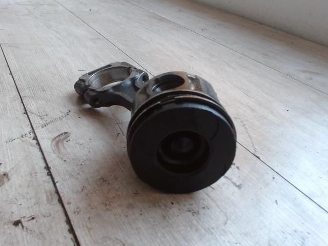 bontott SSANGYONG KYRON Dugattyú és Hajtókar