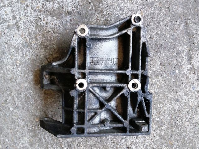 bontott SSANGYONG KYRON Generátor Tartó Bak