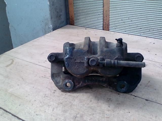 bontott SSANGYONG KYRON Jobb első Féknyereg Munkahengerrel