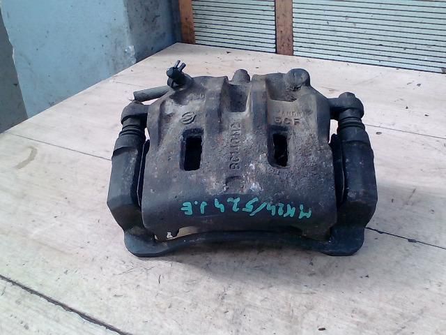 bontott SSANGYONG KYRON Jobb első Féknyereg Munkahengerrel