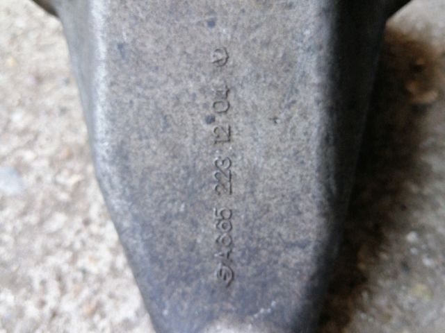 bontott SSANGYONG KYRON Motor Tartó Bak Jobb