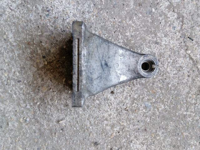 bontott SSANGYONG KYRON Motor Tartó Bak Jobb