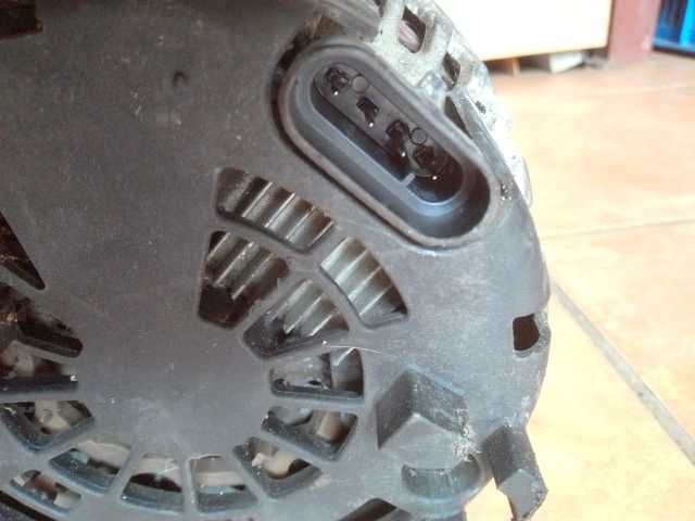 bontott SSANGYONG KYRON Generátor