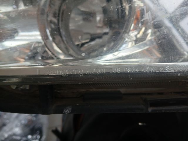 bontott SSANGYONG KYRON Bal Fényszóró