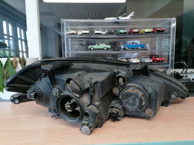 bontott SSANGYONG KYRON Bal Fényszóró