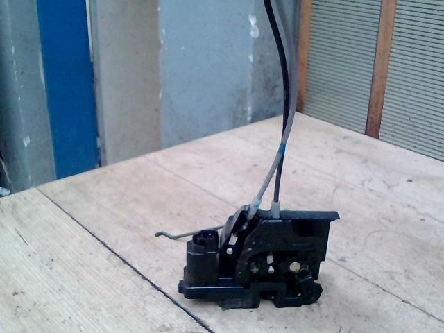 bontott SSANGYONG KYRON Bal hátsó Ajtózár