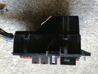 bontott SSANGYONG KYRON Biztosítéktábla Utastér