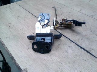 bontott SSANGYONG KYRON Csomagtérajtó Zárszerkezet