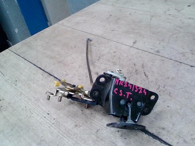 bontott SSANGYONG KYRON Csomagtérajtó Zárszerkezet