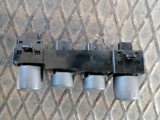 bontott SSANGYONG KYRON Fényszórómagasság Állító Kapcsoló