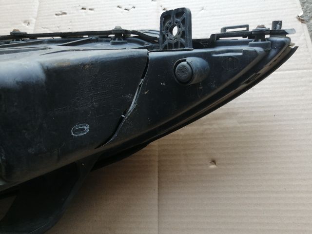 bontott SSANGYONG KYRON Jobb Fényszóró