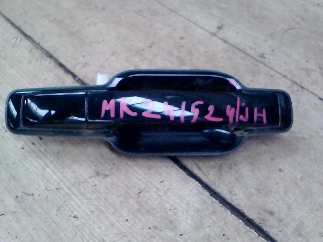 bontott SSANGYONG KYRON Jobb hátsó Külső Kilincs