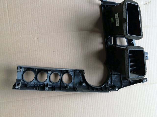 bontott SSANGYONG KYRON Középső Műszerfal Díszléc