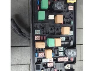 bontott SSANGYONG MUSSO Biztosítéktábla Motortér