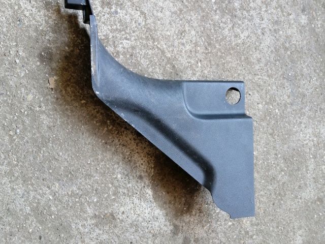 bontott SSANGYONG MUSSO Bal A Oszlop Burkolat