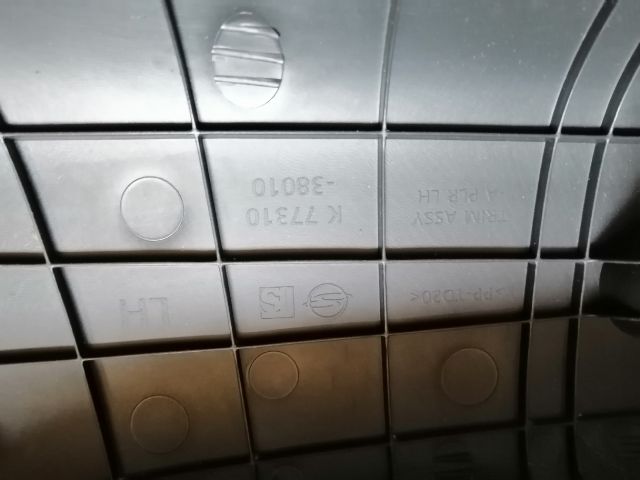 bontott SSANGYONG MUSSO Bal A Oszlop Burkolat