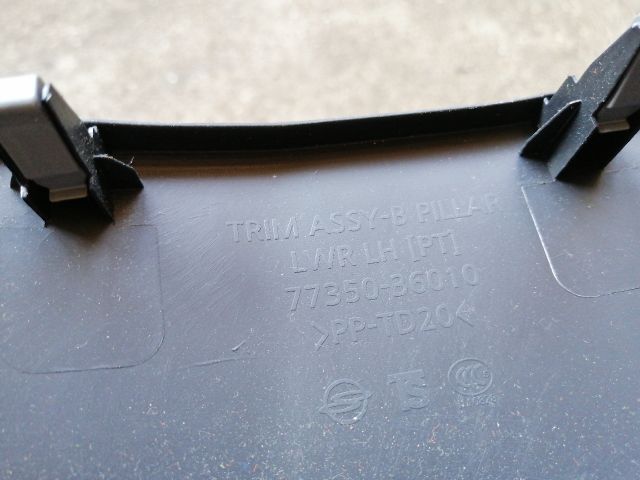 bontott SSANGYONG MUSSO Bal B Oszlop Burkolat