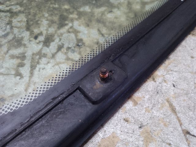 bontott SSANGYONG MUSSO Bal C Oszlop Oldalablak Üveg