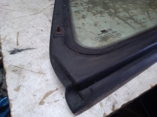 bontott SSANGYONG MUSSO Bal C Oszlop Oldalablak Üveg