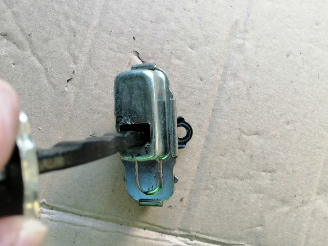 bontott SSANGYONG MUSSO Bal első Ajtóhatároló