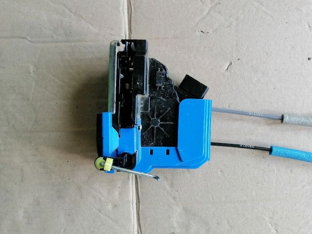 bontott SSANGYONG MUSSO Bal első Ajtózár