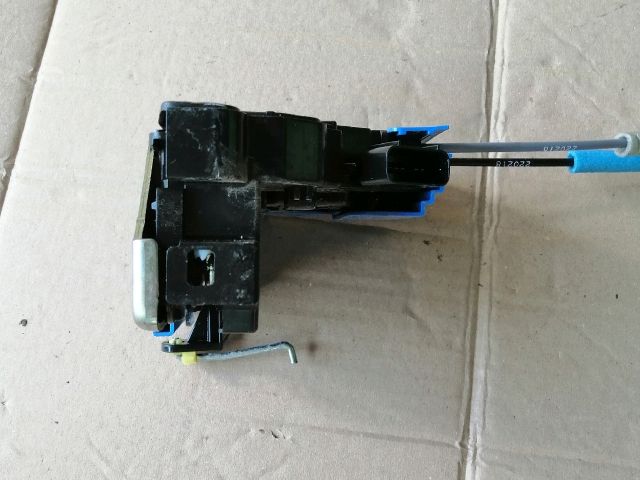 bontott SSANGYONG MUSSO Bal első Ajtózár