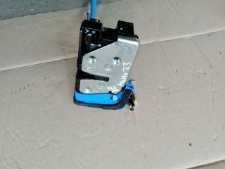 bontott SSANGYONG MUSSO Bal első Ajtózár