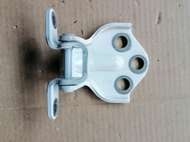 bontott SSANGYONG MUSSO Bal első Alsó Zsanér