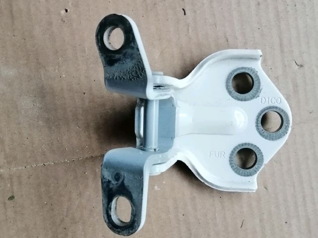 bontott SSANGYONG MUSSO Bal első Alsó Zsanér