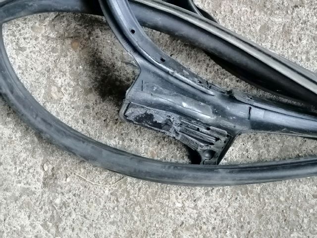 bontott SSANGYONG MUSSO Bal első Gumikéder