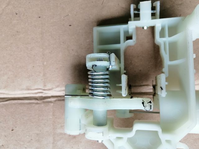 bontott SSANGYONG MUSSO Bal első Külső Kilincsfészek