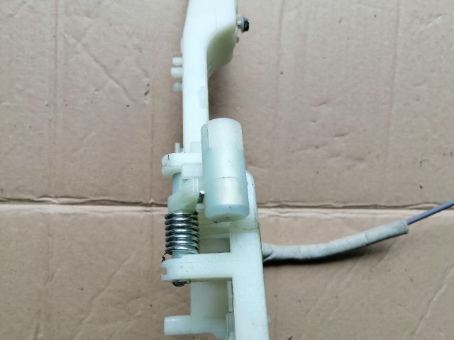 bontott SSANGYONG MUSSO Bal első Külső Kilincsfészek