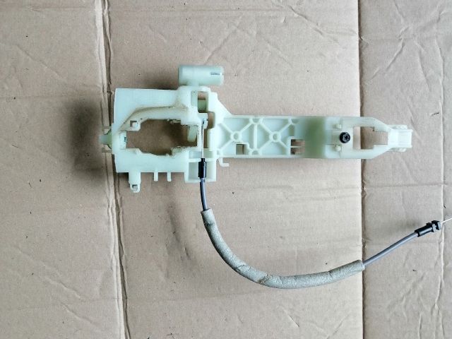 bontott SSANGYONG MUSSO Bal első Külső Kilincsfészek