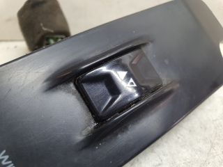 bontott SSANGYONG MUSSO Bal hátsó Ablakemelő Kapcsoló