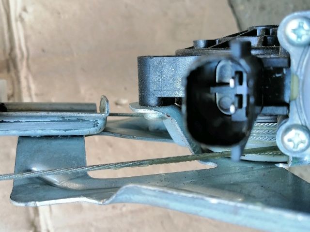 bontott SSANGYONG MUSSO Bal hátsó Ablakemelő Szerkezet (Elektromos)