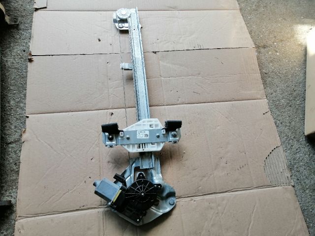 bontott SSANGYONG MUSSO Bal hátsó Ablakemelő Szerkezet (Elektromos)