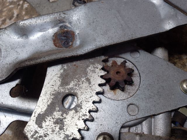 bontott SSANGYONG MUSSO Bal hátsó Ablakemelő Szerkezet (Elektromos)