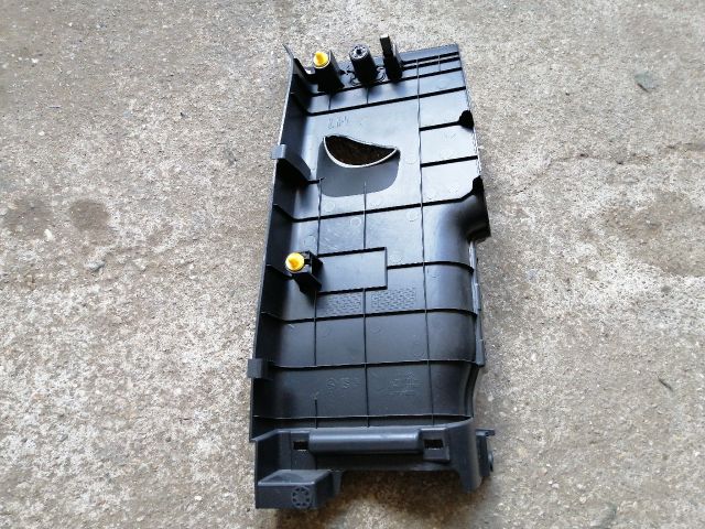 bontott SSANGYONG MUSSO Bal hátsó Belső Küszöb Burkolat