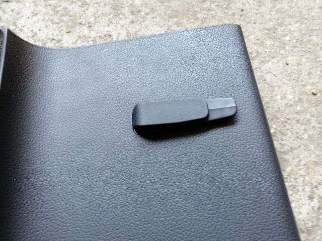 bontott SSANGYONG MUSSO Bal hátsó Belső Küszöb Burkolat