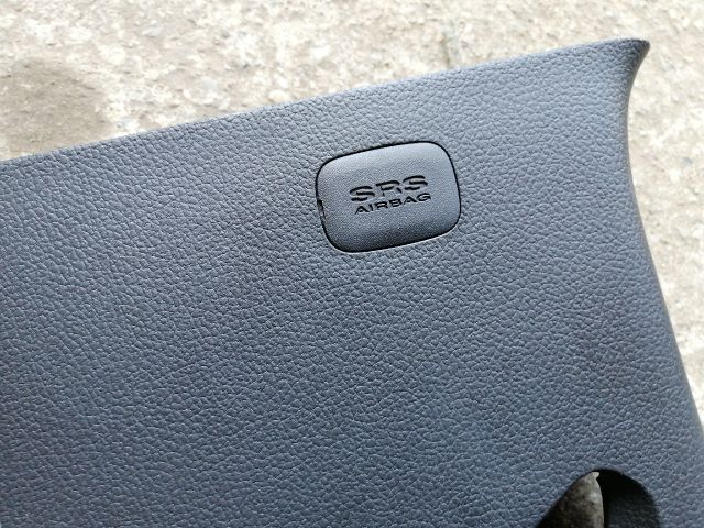 bontott SSANGYONG MUSSO Bal hátsó Belső Küszöb Burkolat