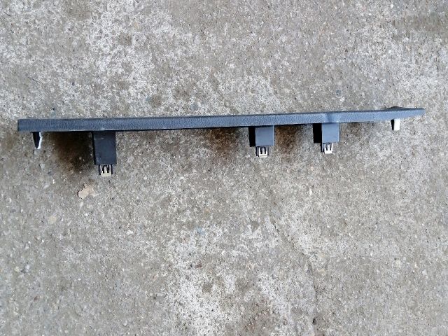 bontott SSANGYONG MUSSO Bal hátsó Belső Küszöb Burkolat