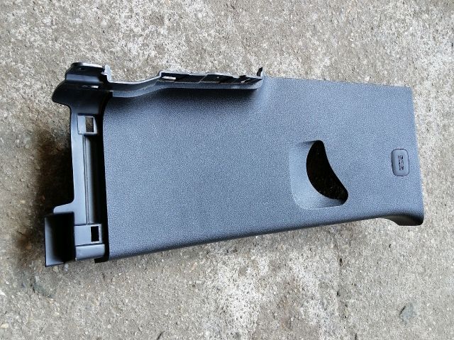 bontott SSANGYONG MUSSO Bal hátsó Belső Küszöb Burkolat