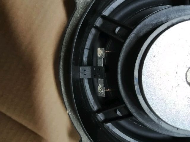 bontott SSANGYONG MUSSO Bal hátsó Hangszóró