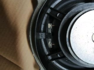 bontott SSANGYONG MUSSO Bal hátsó Hangszóró