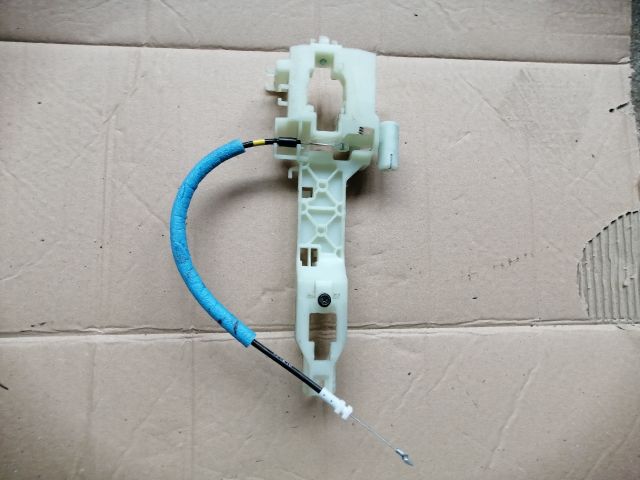 bontott SSANGYONG MUSSO Bal hátsó Külső Kilincsfészek