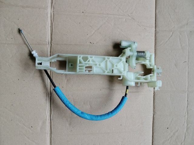 bontott SSANGYONG MUSSO Bal hátsó Külső Kilincsfészek